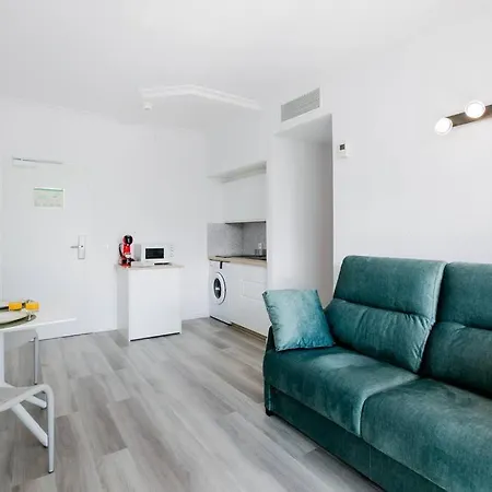 Apartment In Del Duque Area